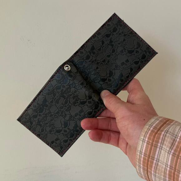 Vintage black and red skull - Picture 3 of 8